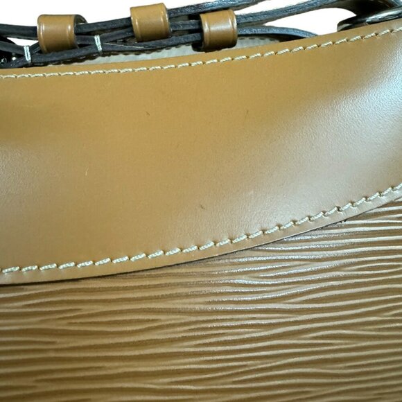 LOUIS VUITTON Brown Leather Shoulder Bag - Picture 12 of 12